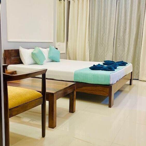 אתר נופש Monarch Suites