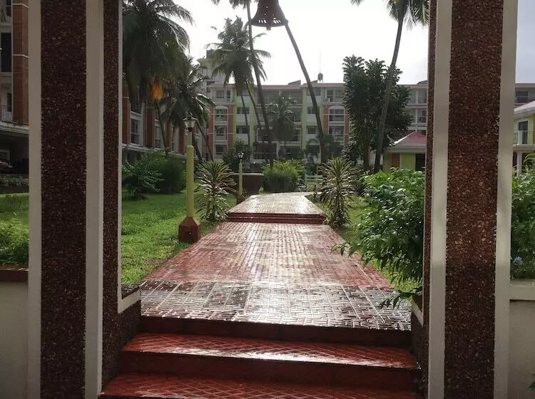 Resort Monarch Suites