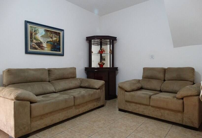 호스텔 Practic Pousada