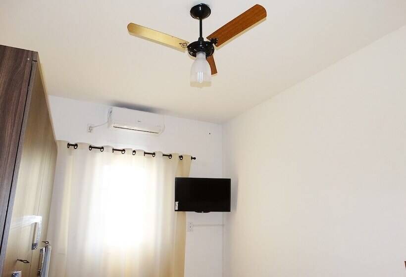 호스텔 Practic Pousada