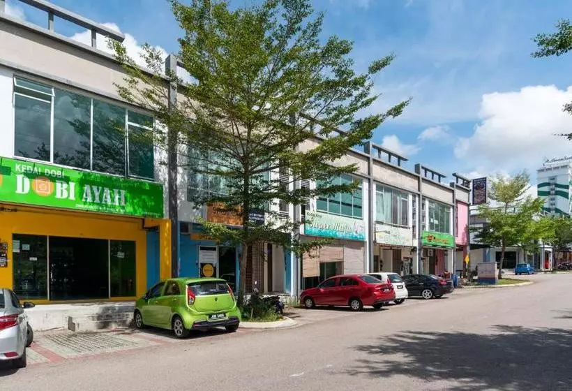 Retkeilymaja Spot On 89834 Blue District Backpackers