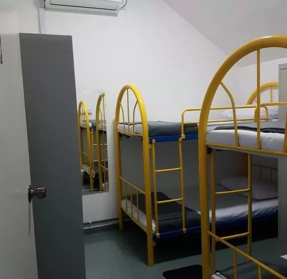 Retkeilymaja Spot On 89834 Blue District Backpackers