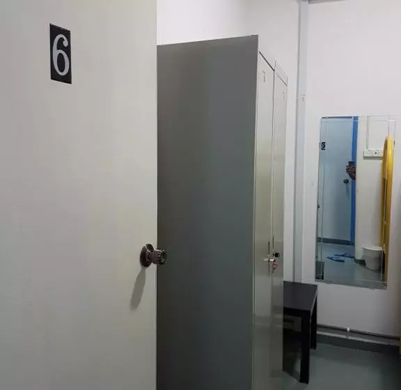 Retkeilymaja Spot On 89834 Blue District Backpackers