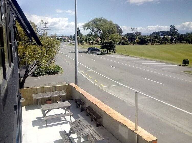 Hostel The Bouncing Lamb Backpackers