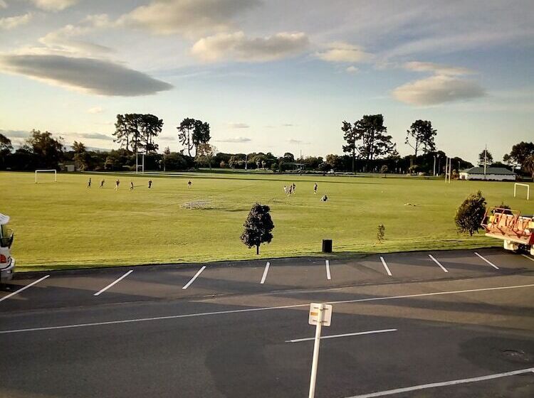 Hostel The Bouncing Lamb Backpackers