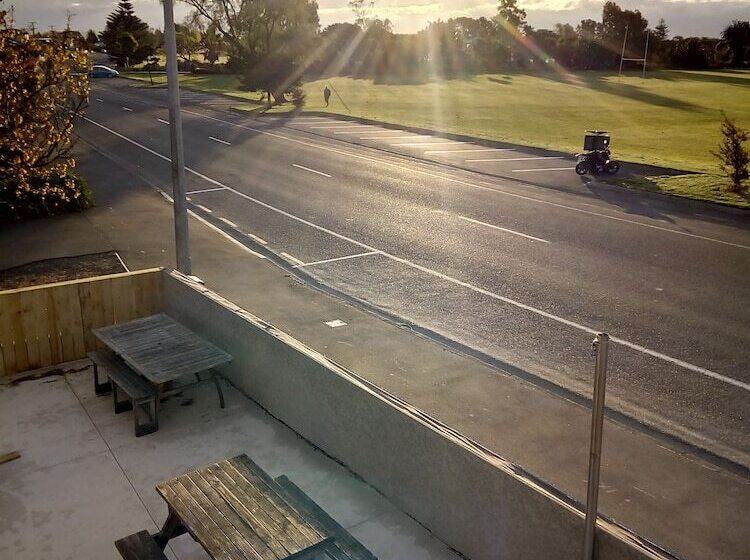 Hostel The Bouncing Lamb Backpackers