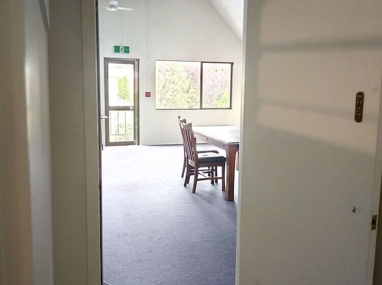 Hostel The Bouncing Lamb Backpackers