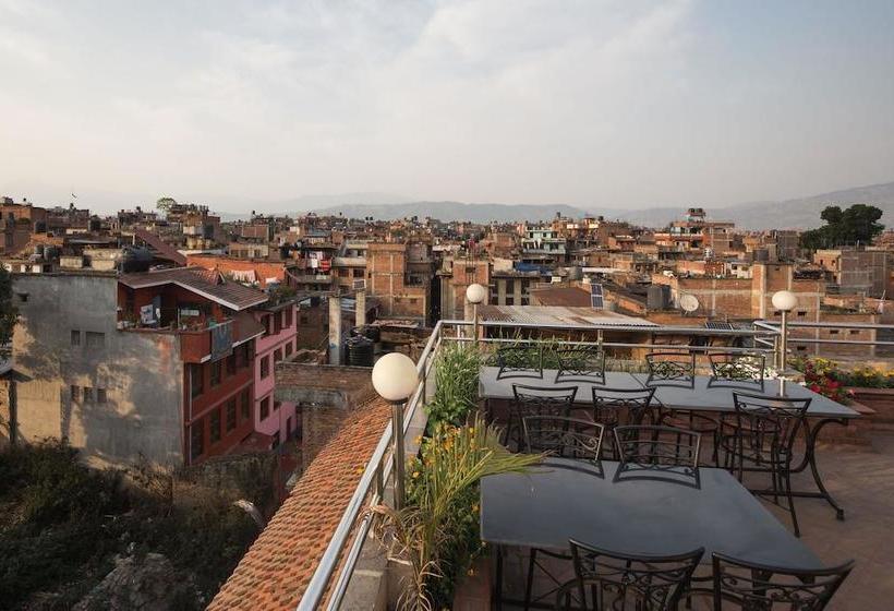 هتل De  Courtyard