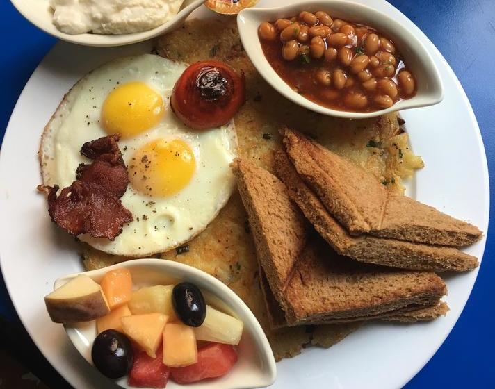 هتل De  Courtyard