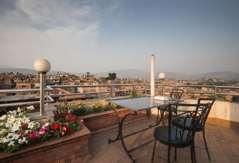 هتل De  Courtyard