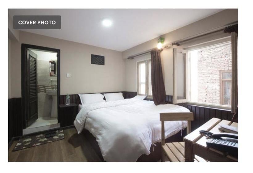 هتل De  Courtyard