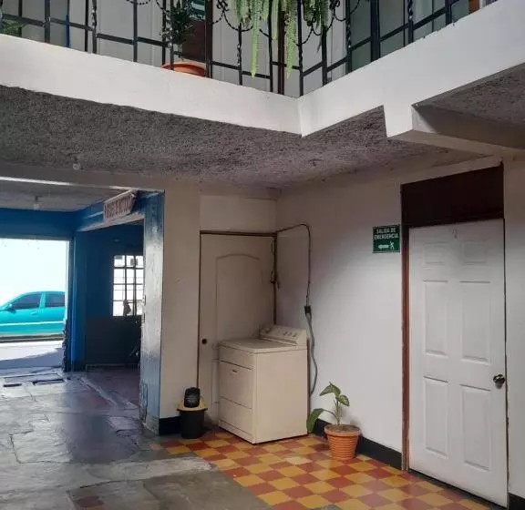 هتل El Mesón, Guatemala