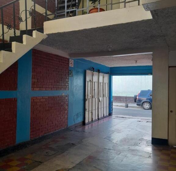هتل El Mesón, Guatemala