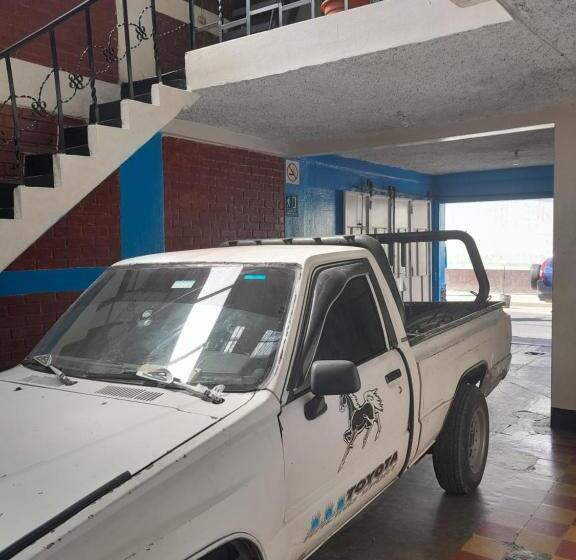 هتل El Mesón, Guatemala