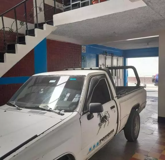 هتل El Mesón, Guatemala