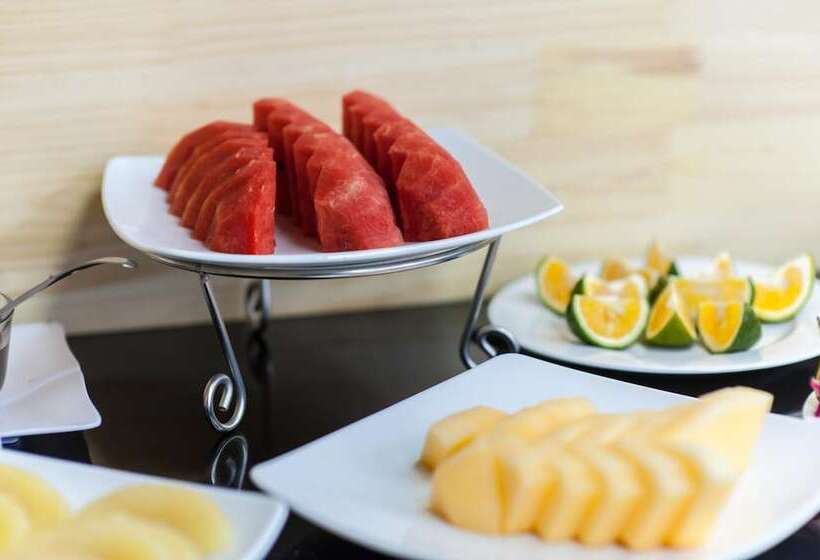 Hotel Sancrest Residence Deltamas