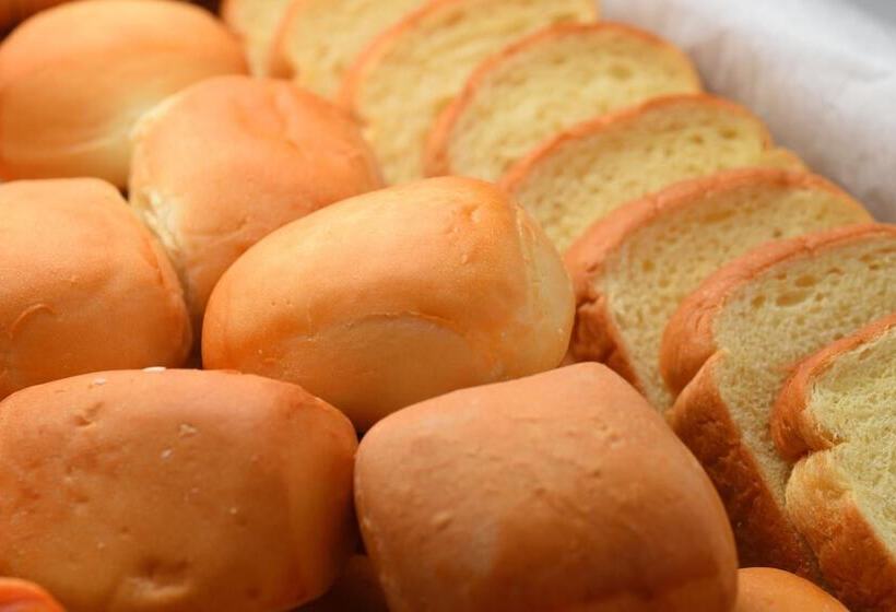 Hotel Sancrest Residence Deltamas