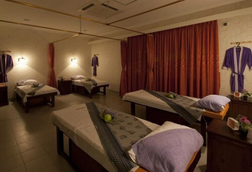 Hotel Sancrest Residence Deltamas