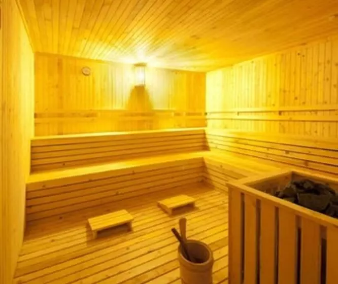 Hotel Sancrest Residence Deltamas