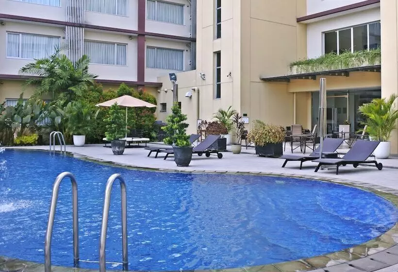 Hotel Sancrest Residence Deltamas