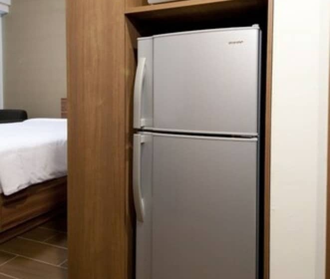 Hotel Sancrest Residence Deltamas