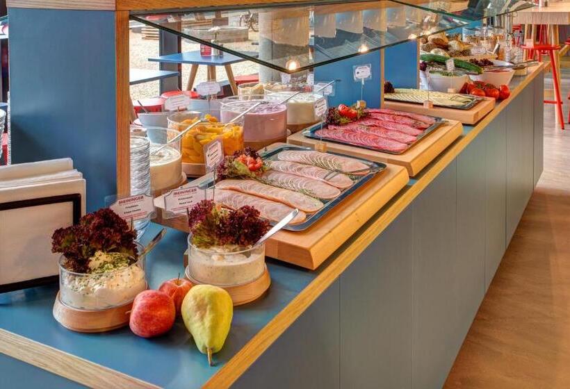 Meininger Hotel Berlin East Side Gallery