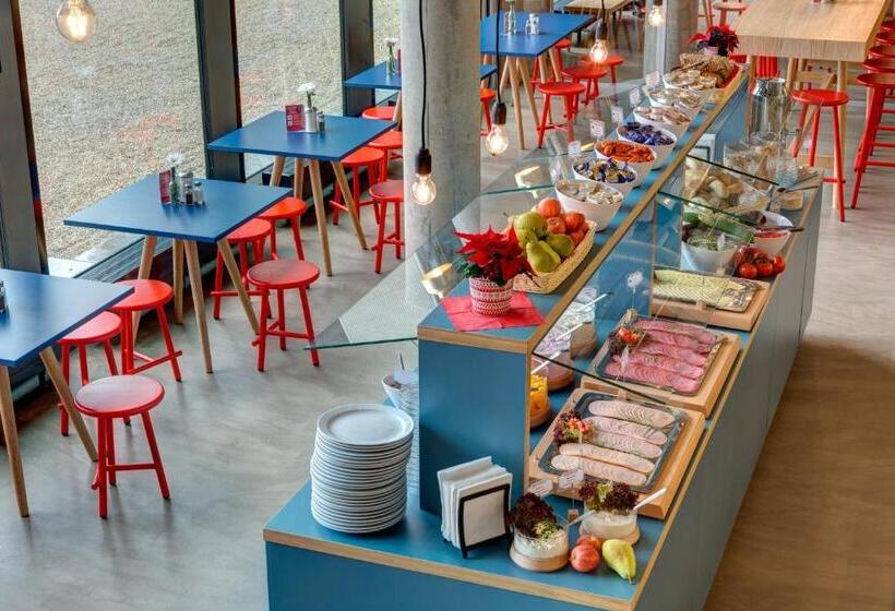 Meininger Hotel Berlin East Side Gallery