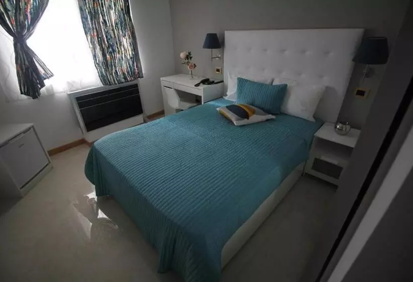 هتل Morenos Boutique