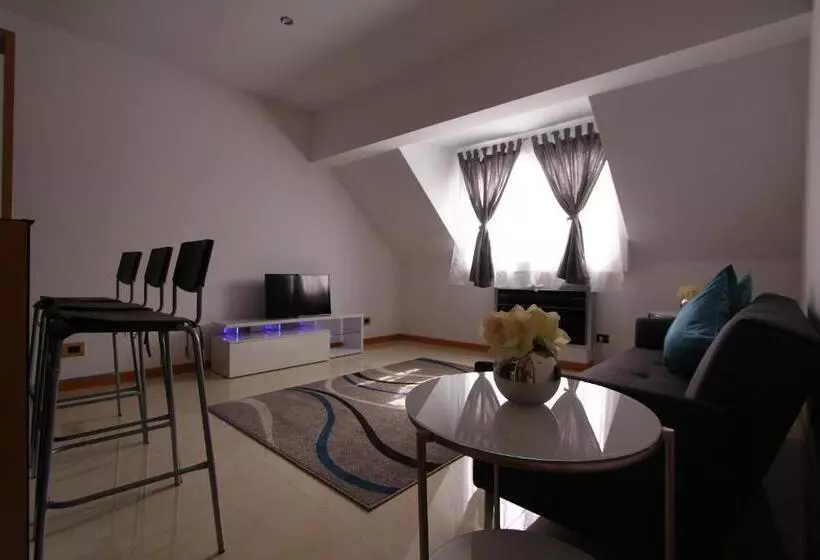 هتل Morenos Boutique