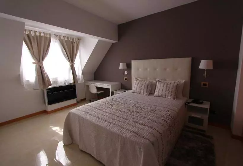 هتل Morenos Boutique