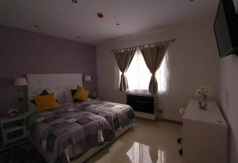 هتل Morenos Boutique