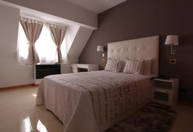 هتل Morenos Boutique