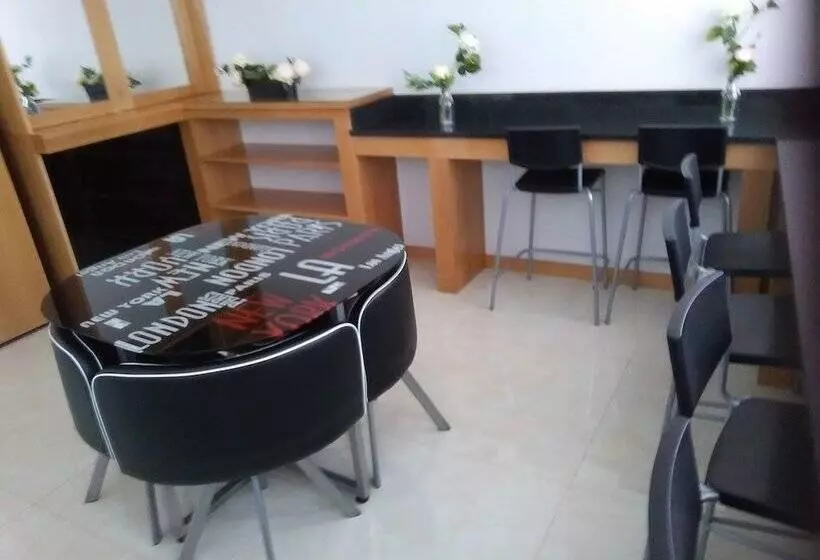 هتل Morenos Boutique