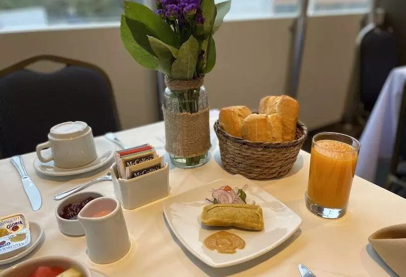 Rado Hotel   Santa María