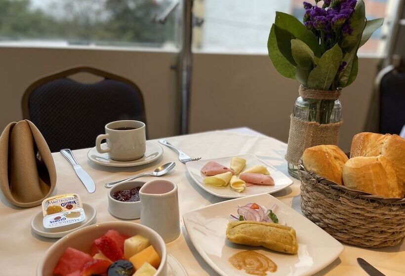 Rado Hotel Santa María