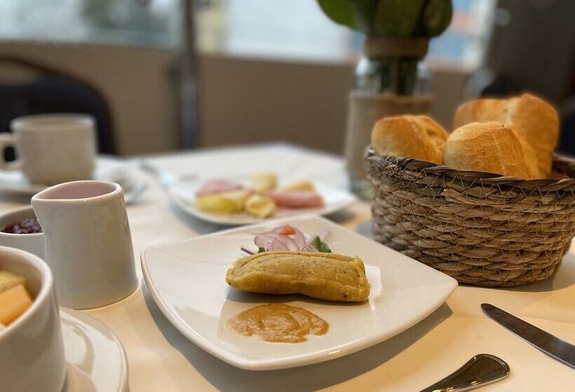 Rado Hotel Santa María