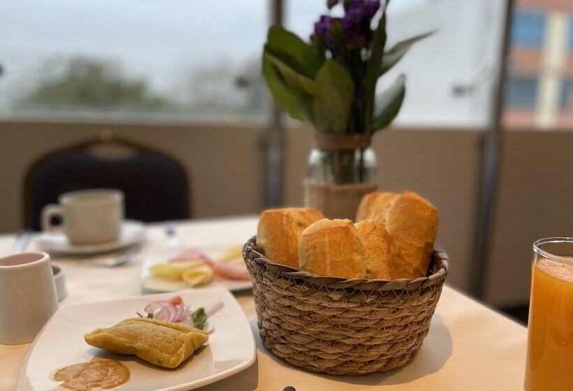 Rado Hotel Santa María