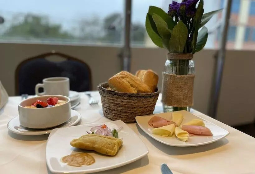 Rado Hotel   Santa María