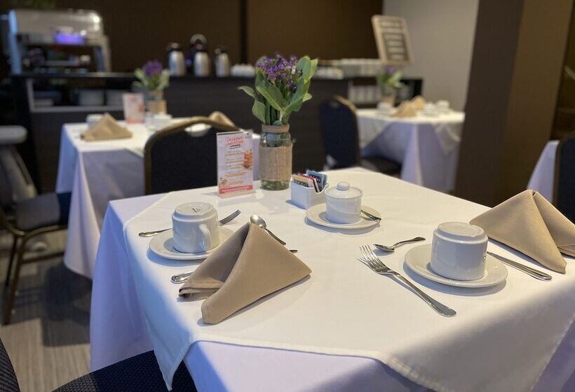 Rado Hotel Santa María