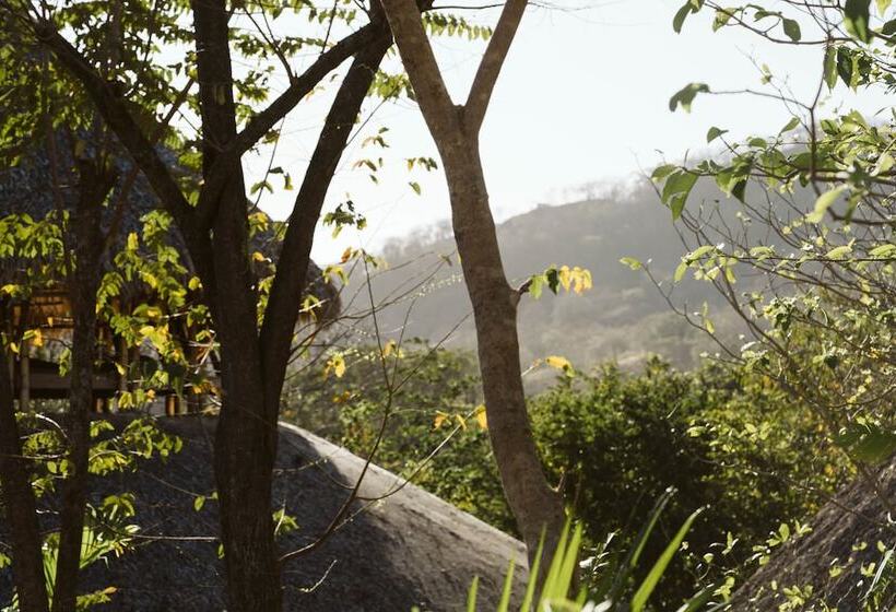 Dreamsea Surf Resort Nicaragua