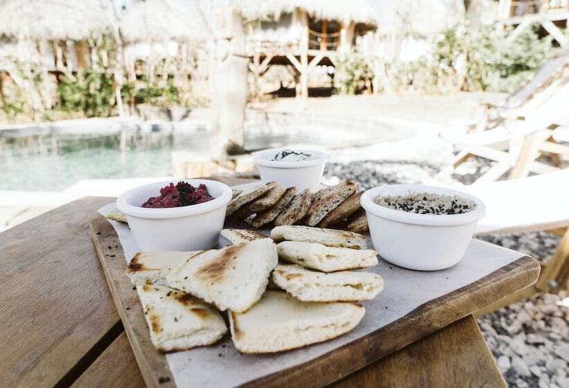 Dreamsea Surf Resort Nicaragua