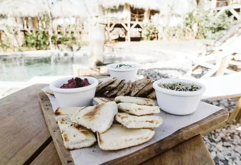Dreamsea Surf Resort Nicaragua
