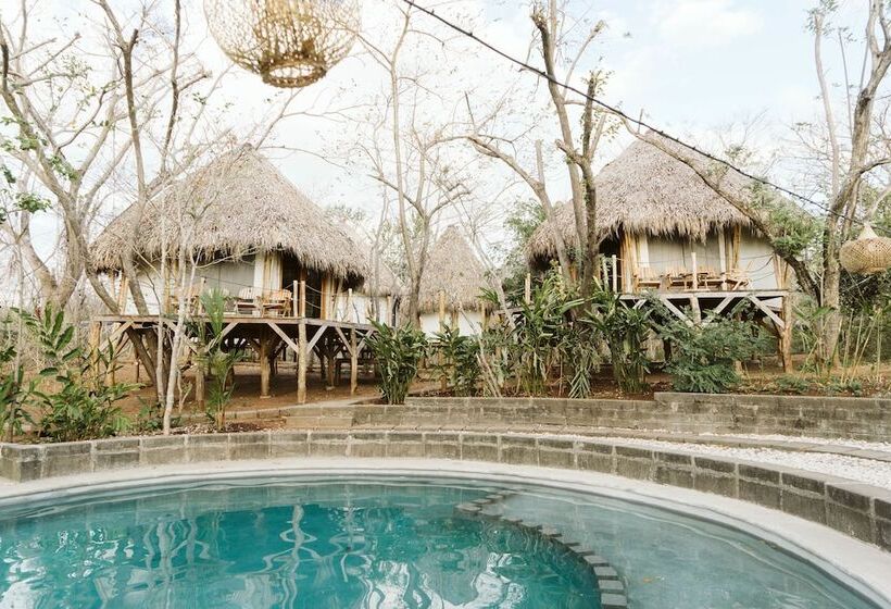 Dreamsea Surf Resort Nicaragua
