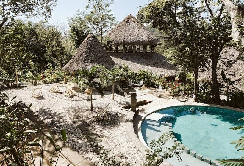 Dreamsea Surf Resort Nicaragua