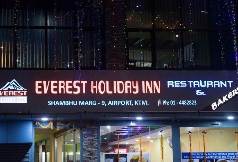 هتل Everest Holiday Inn