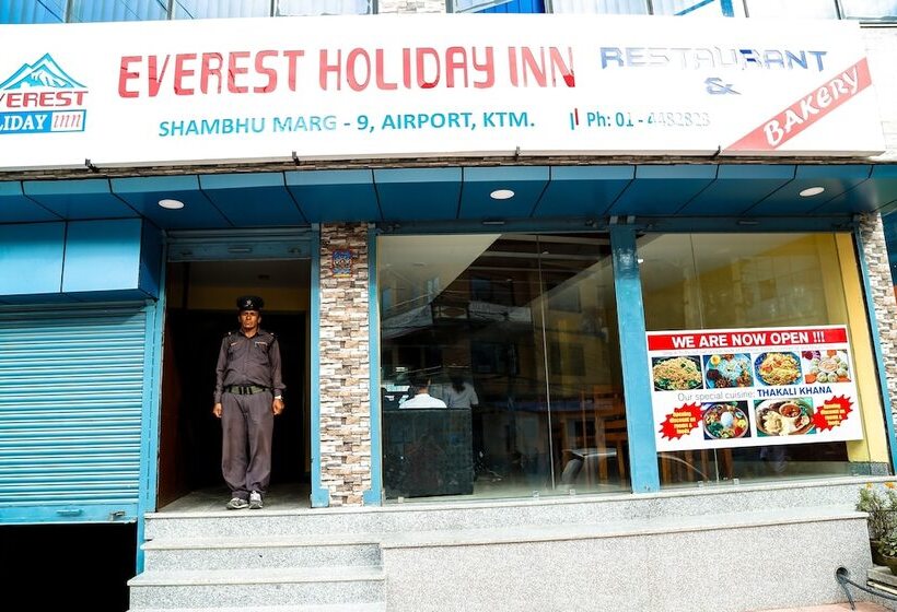 هتل Everest Holiday Inn