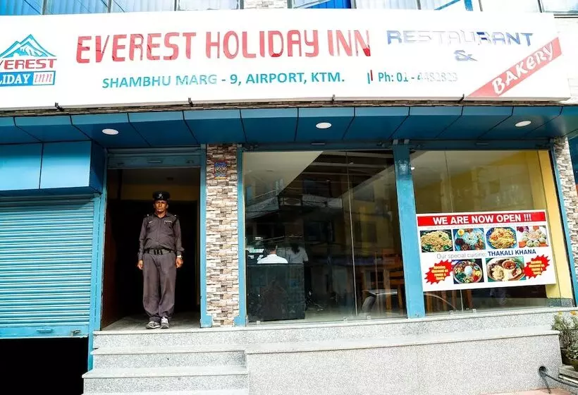 هتل Everest Holiday Inn
