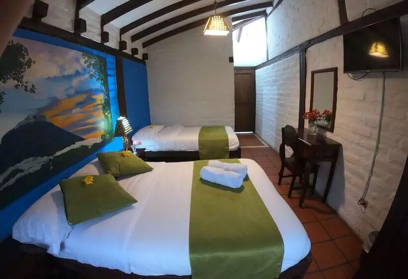 هتل Hostal Inti Luna