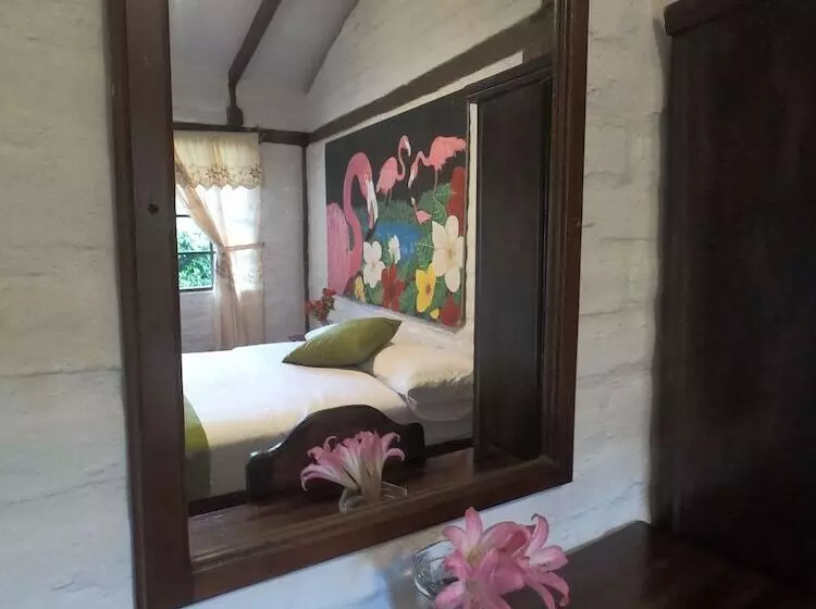 هتل Hostal Inti Luna