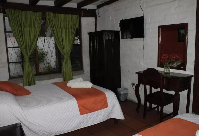 هتل Hostal Inti Luna